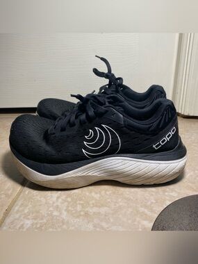Topo Atmos Black Sneakers